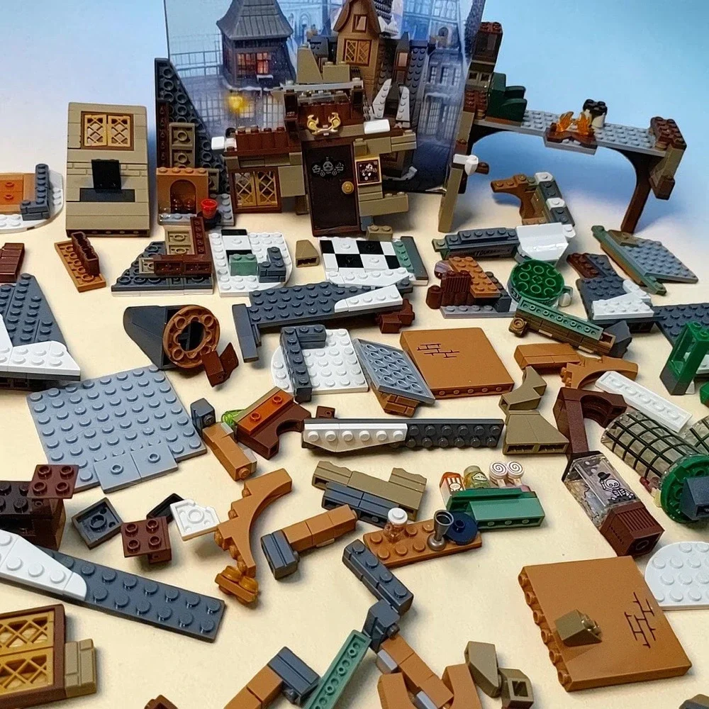 Retired LEGO Harry Potter 76388 Hogsmeade Village Visit - Incomplete - Picture 5 of 10